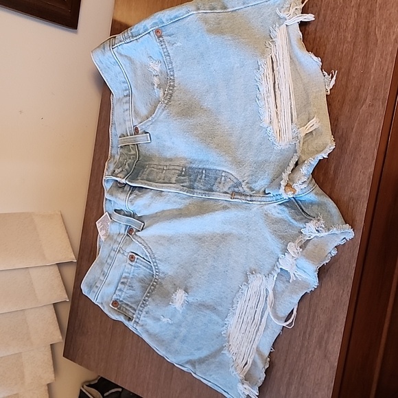 Levi's Pants - NWOT levis 501 button fly shorts sz 32